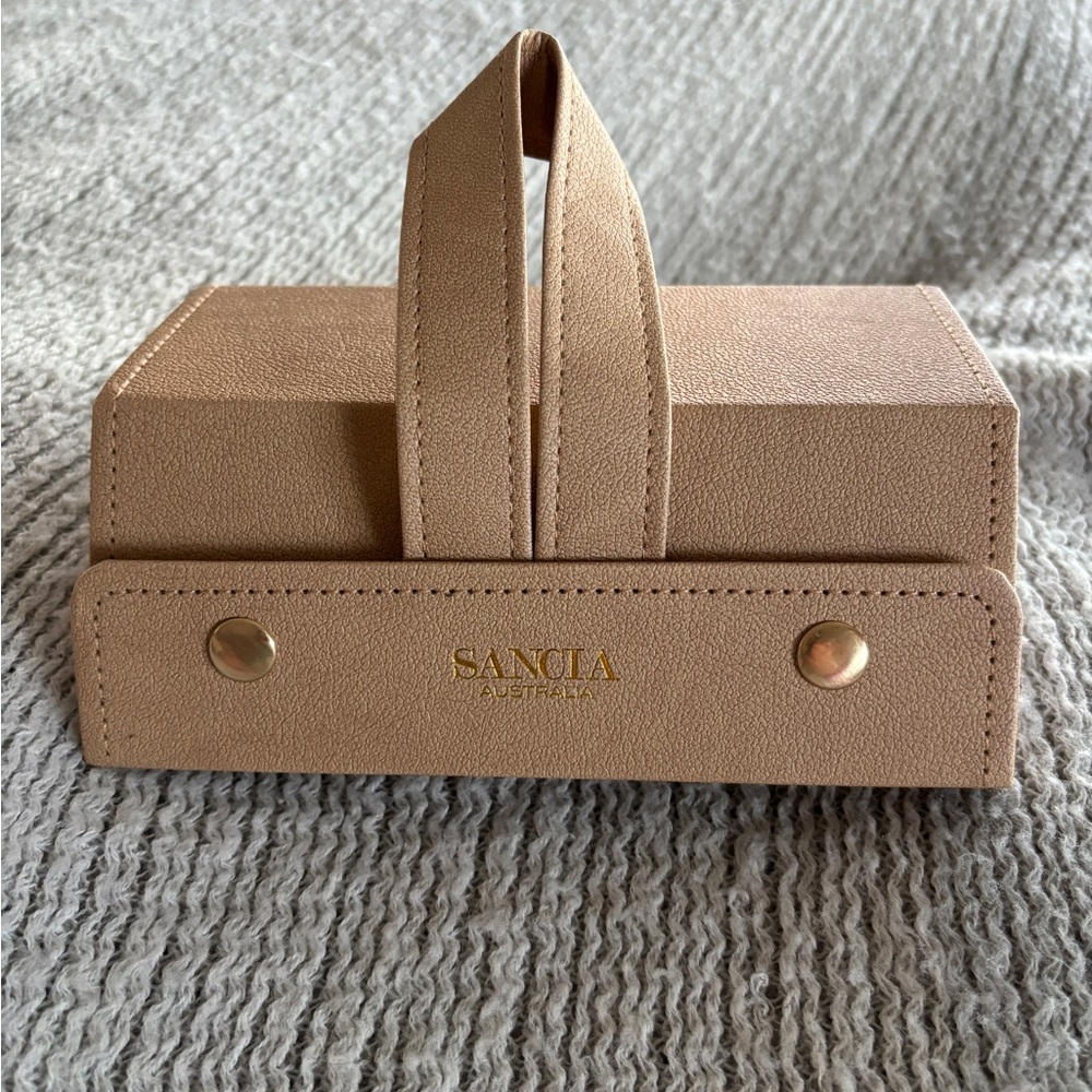SANCIA sunglasses travel case with three compartments